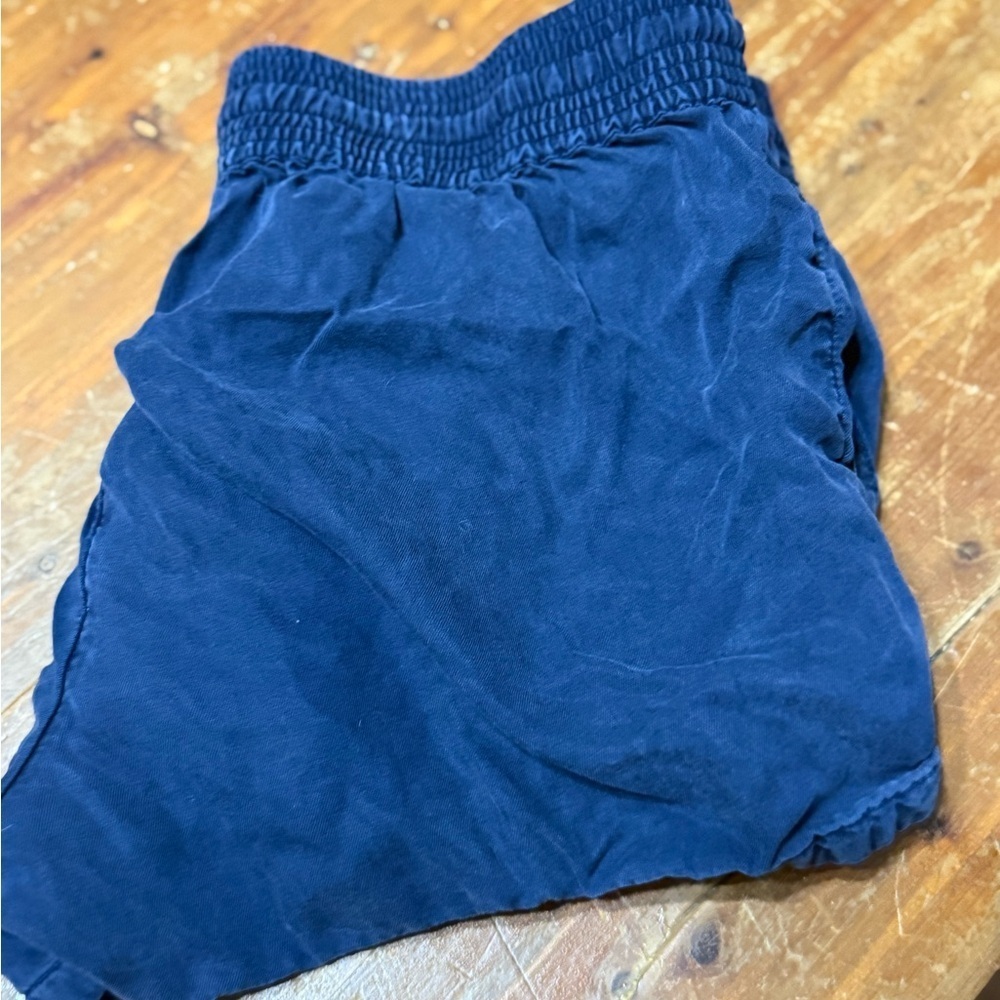 Vineyard Vines Navy Blue Women Shorts - Picture 2 of 3